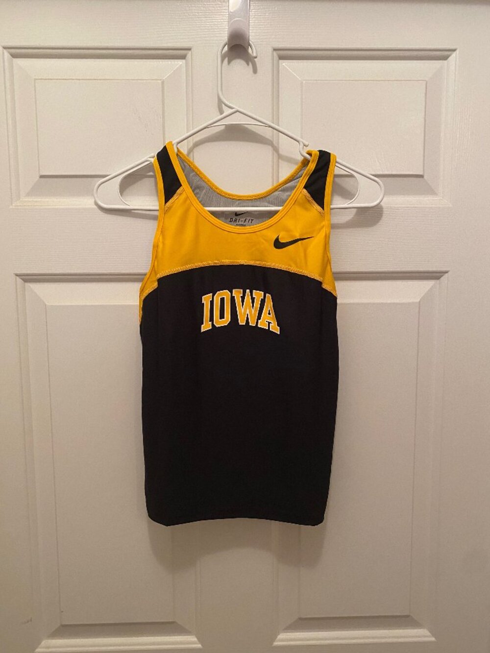 Nike Iowa Hawkeyes Women's Track Team Issued Black Tank Top Medium Made USA New